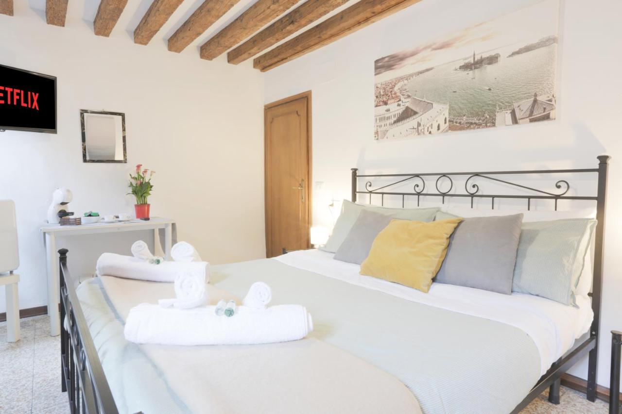 Santa Croce Guest House Venice Exterior photo